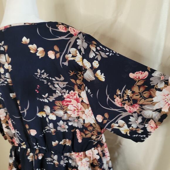 Women's 3XL Black Shirt with Floral Print - Excellent Condition - Picture 10 of 11